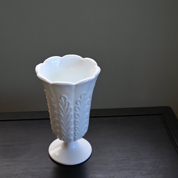 VTG MCM E. O. Brody Co. Milk Glass Tall Fluted Pedestal Vase M5200 Flower Fern - Picture 3 of 9